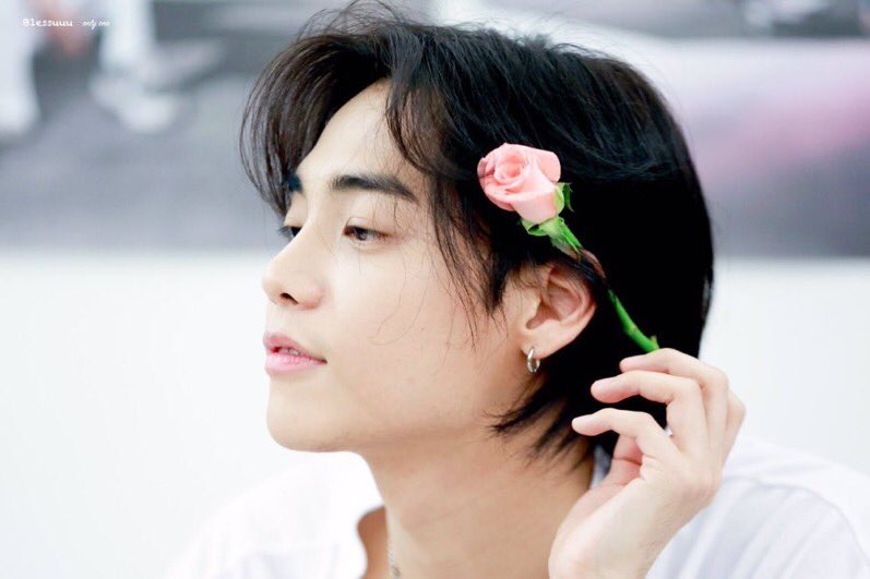 jaewonarchive's tweet photo. #HappyJaewonDay to my man 💛 i hope you recieve all the love and appreciation you deserve, and that you are healthy and happy and doing what you love!  thank you for being born angel 💞#HappyOneDay 🍓 #OnlyOneDay 🎂 https://t.co/3CKKDtrj28