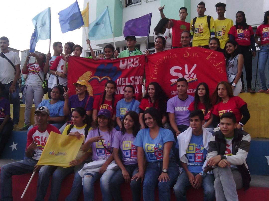 VZLAJassMartin's tweet photo. Juramentación del comando de campaña JPSUV San Pedro con esfuerzo, lealtad, compromiso, unidad entre patriotas, por nuestra gente, por las generaciones futuras, que viva la patria grande, #JuntosTodoEsPosible  @NicolasMaduro @Nahumpsuv @JPSUVCaracas @CiudadCCS @MinMujer https://t.co/0TlnRy3TIA
