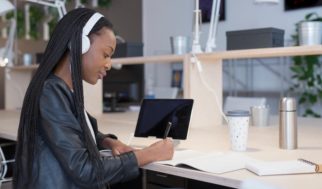TheArtofAPlan's tweet photo. Here are 33 recommended podcasts about money, daily economics, financial independence, and living a richer life: https://t.co/xI8xiLHc9r https://t.co/i8OM7GDA1P