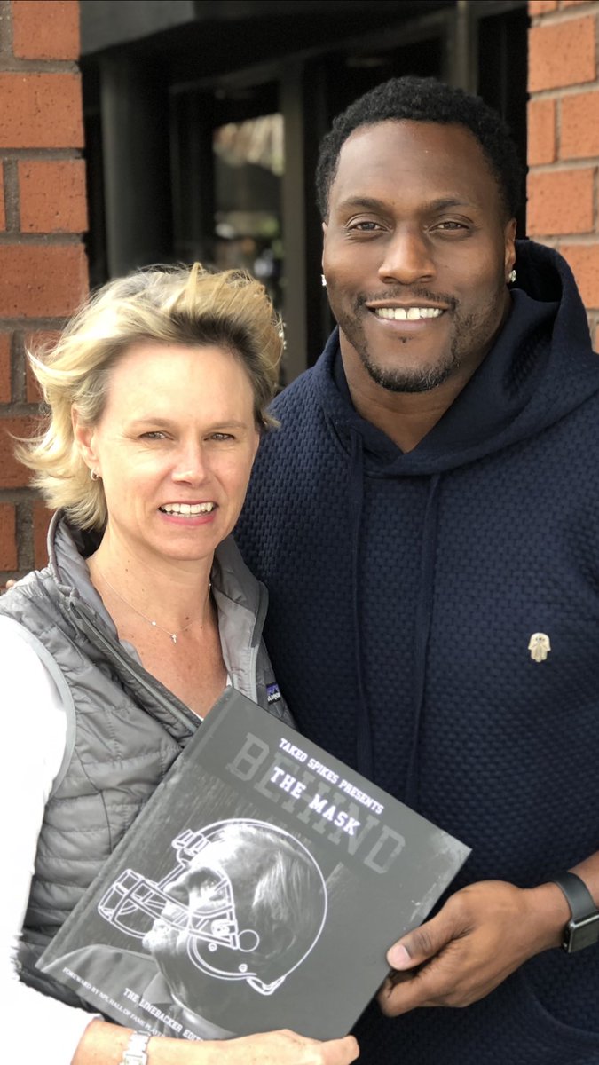 MollyFletcher's tweet photo. Fun to connect with @TakeoSpikes51 today. Published book, MBA, photographer, vision for life after football (donβt mind my wind induced super hot 70βs hair). #behindthemaskbook https://t.co/NkhOgIawFA