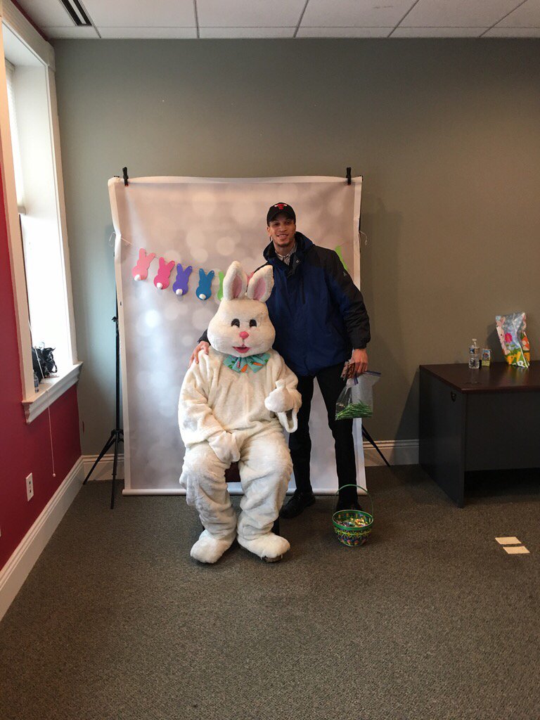 Look who is helping Mr. Rabbit #kellerwilliams #kellerwilliamslegacymetropolitan #kellerwilliamslegacy #easteregghunt #easterbunny #4uhome #4uinspectionservices