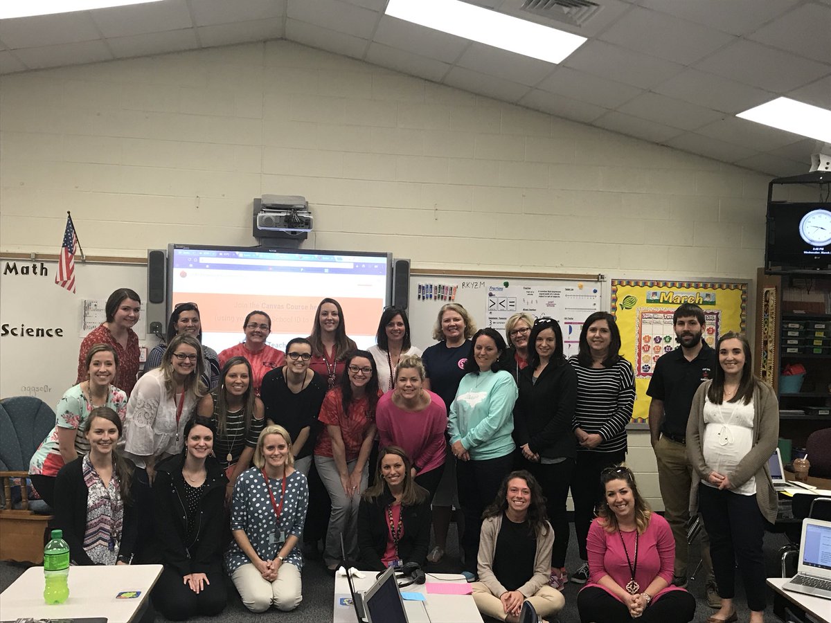 Innov8toEduc8's tweet photo. A dynamite group of @FourOaksES teachers exploring personalized learning during our Early Release PD. #JoCo2020 #cardinaltweets https://t.co/SmV2q1W5JJ