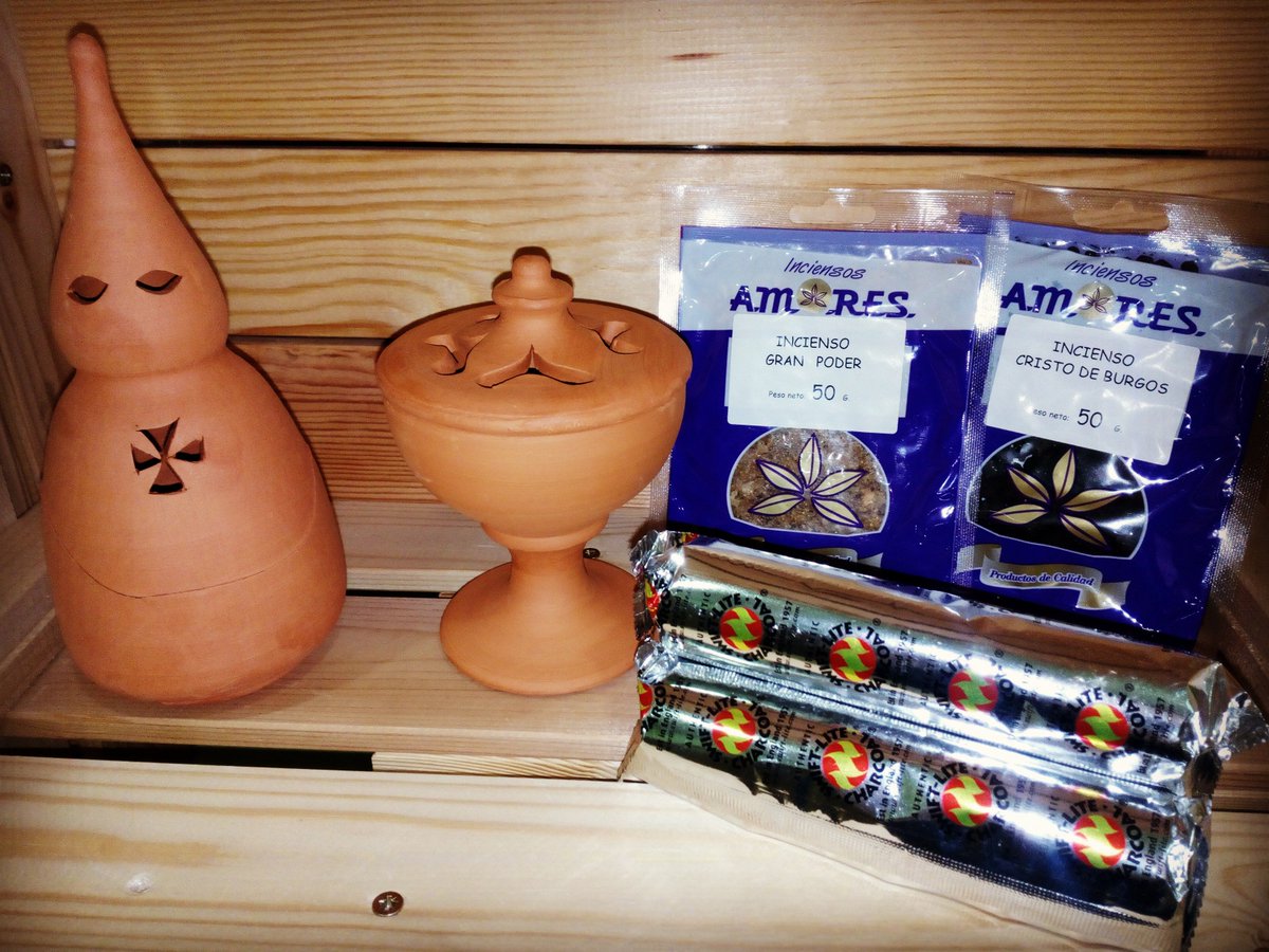 Merkagranel_DH's tweet photo. En MERKAGRANEL tenemos todo lo necesario para disfrutar de nuestra Semana Santa, INCENSARIOS, INCIENSOS y PASTILLAS DE CARBÓN.

#SemanaSanta #incienso #incensario #nazareno #caliz #doshermanas #Sevilla https://t.co/Fx8MLRiNYJ