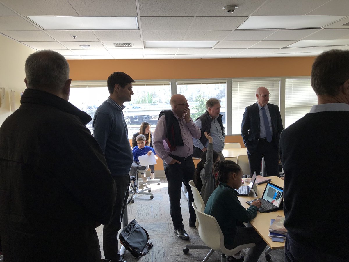 mrzphd's tweet photo. #ShowcaseSchool visit from education leaders in #Australia visited @rentonprep today! #MicrosoftEdu #MinecraftEdu #SurfaceMT @Paint3Dedu @PlayCraftLearn https://t.co/Q8UyWPTxlF