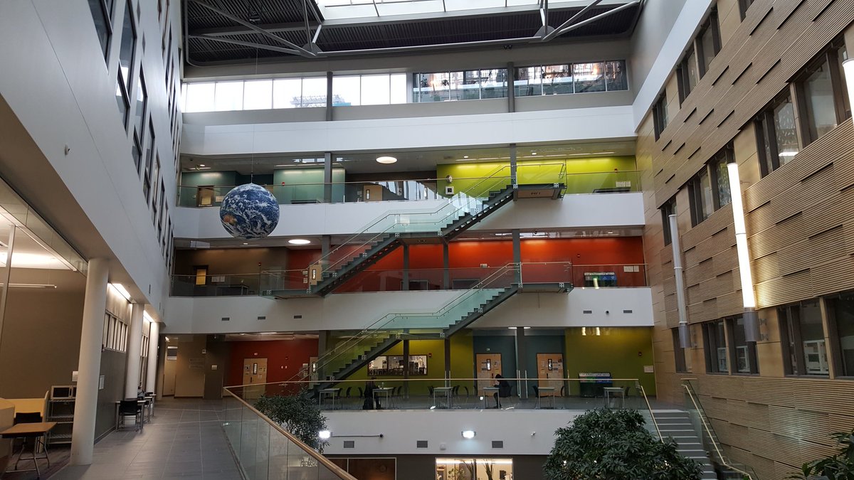 JAWijngaarden's tweet image. Great day visiting #uwinnipeg chemistry and presenting my research. Met with awesome inquisitive students and don&apos;t even get me started on those hardworking profs! @JamieRitch @ChrisRWiebe @qchemprof #umanitobasci #CanLightSource