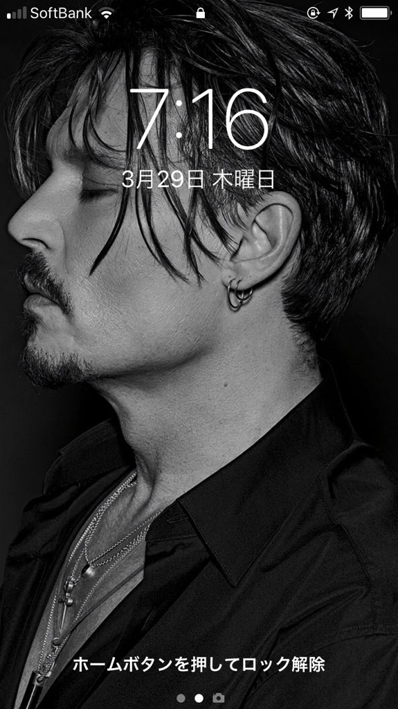 385 My Iphone S Wallpaper Is Updated Iphone Wallpaper Johnnydepp Blackandwhite 壁紙 ロック画面 ジョニーデップ モノクロ T Co Ycgji2xveb Twitter