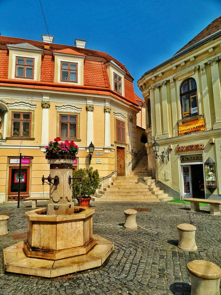 MarcosGarciaTo5's tweet photo. Székesfehérvár #Hungary #Magyarország https://t.co/RKjDUXBq6D