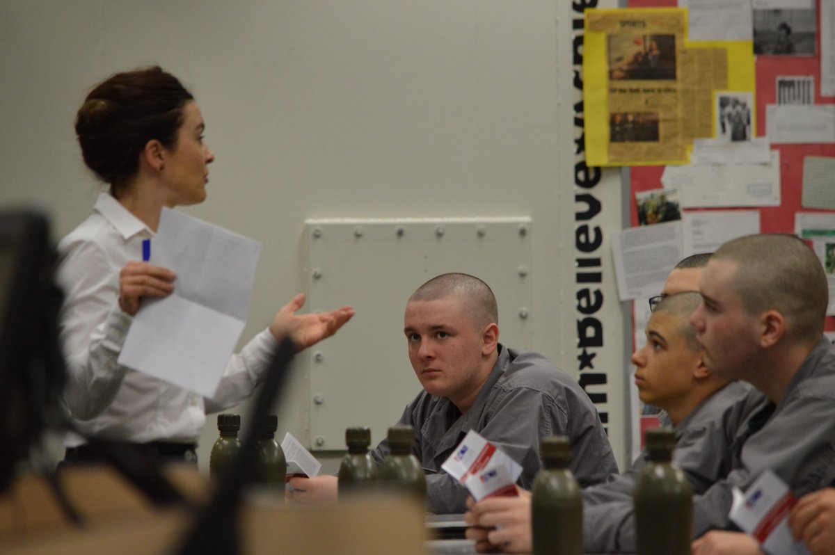 ongycp's tweet image. Thank you Alycia Sykora and @DeschutesSO for an amazing presentation about the constitution and our rights! #oycp #constitutionintheclassroom @acslaw @NGYFoundation