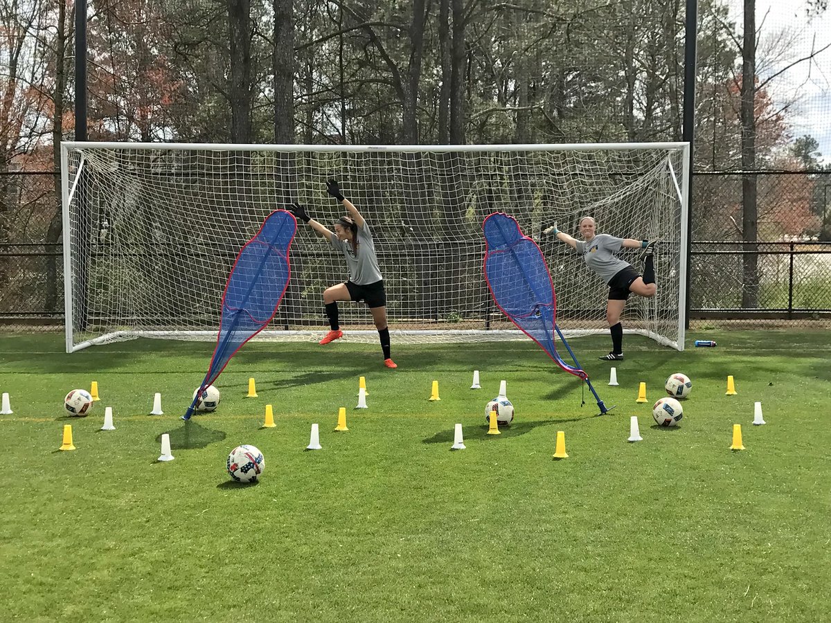 lsesTAK91's tweet photo. Sometimes you need to have a competition day with a reaction drill that is a little bizarre. #FSU #ECU #DifferentNamesSameMeaning #ATCDay https://t.co/80Q9iPKhRB