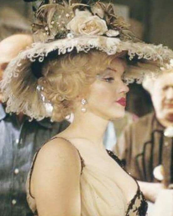 marilyn monroe prince and the showgirl dress