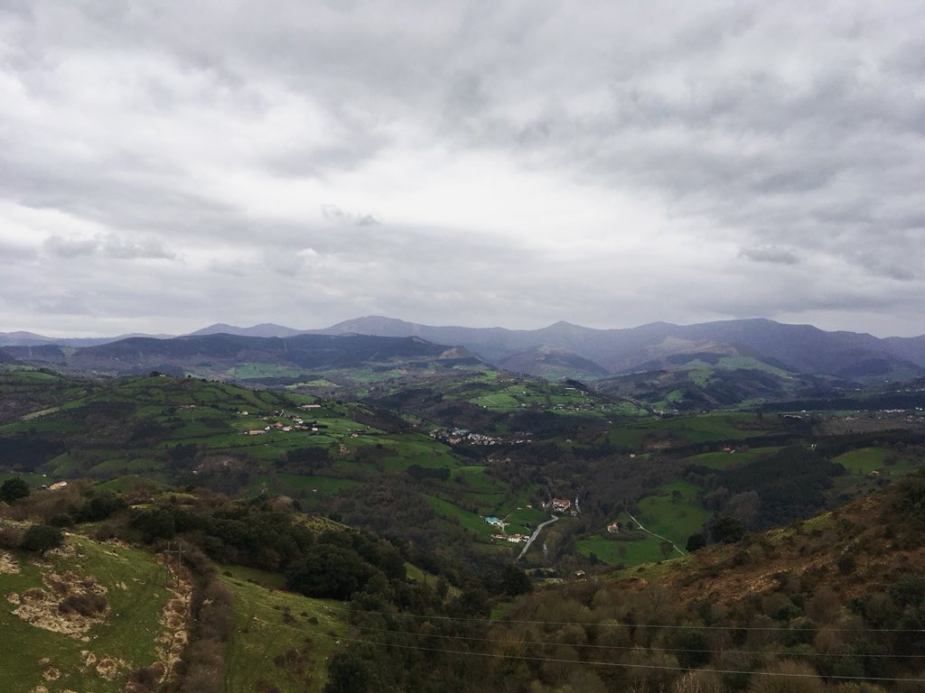 Lola_Garlochi's tweet photo. Santoña, Cuevas de Pozalagua, Santillana Del Mar #LolaSS #InterNorte https://t.co/YQL9L9FHcU