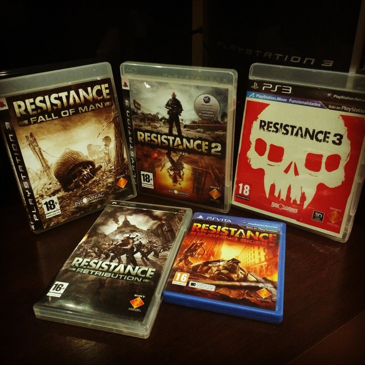 castoret's tweet image. Thanks @insomniacgames for such a great saga as #Resistance. I missed it when it was its time but now I'm playing it (I finished #FallOfMan last week and now I just have finished #Retribution) and I'm astonished!! Doesn't feel like playing almost 10 years old games!