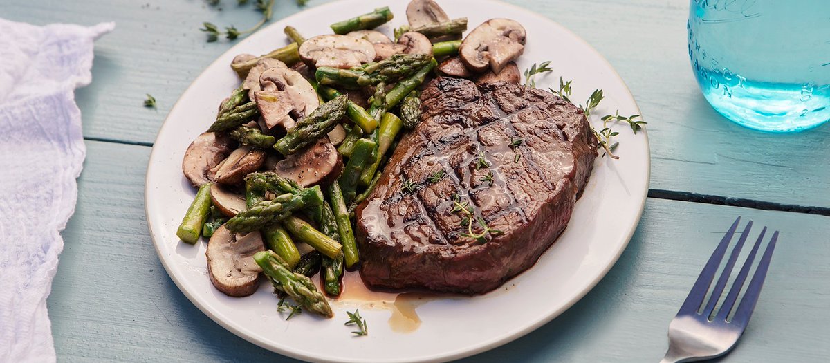 LT360us's tweet photo. Do you always find yourself eating the same boring dishes without any flavor? @MetabolicMeals has one that will surprise your taste buds the most is our Grilled Grass-Fed Top Steak with Cremini Mushrooms and Asparagus Sauté.  Taste it for free at https://t.co/rpLYTYuIJr https://t.co/BXsO6gTpl7