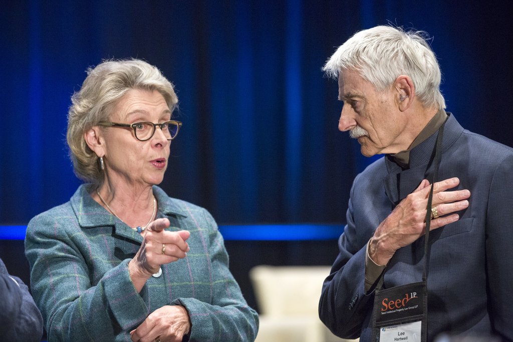fredhutch's tweet photo. "We know we have to up our game in terms of competition. It's time for us to have a regional economic org to get the companies here that we want &amp; one of the areas we want to grow is #lifesciences." - Christine Gregoire, Fred Hutch Board Chair &amp; @ChallengeSeattle CEO #LSINW2018 https://t.co/fL4oMSdvjn