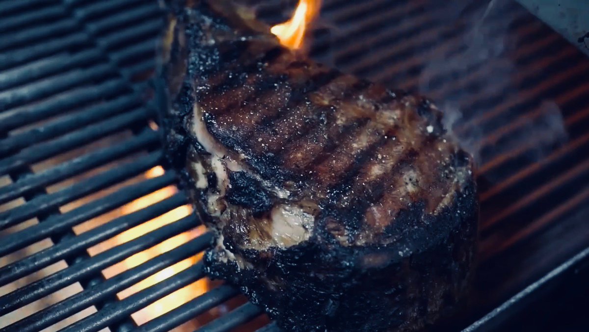 PrimalCutNYC's tweet photo. 28 day dry aged Australian Wagyu Tomahawk
A little sample from our new menu
#tomahawk #steak #foodie #foodporn #wagyu #nyc #primalcut https://t.co/VPJ3DHfUfS