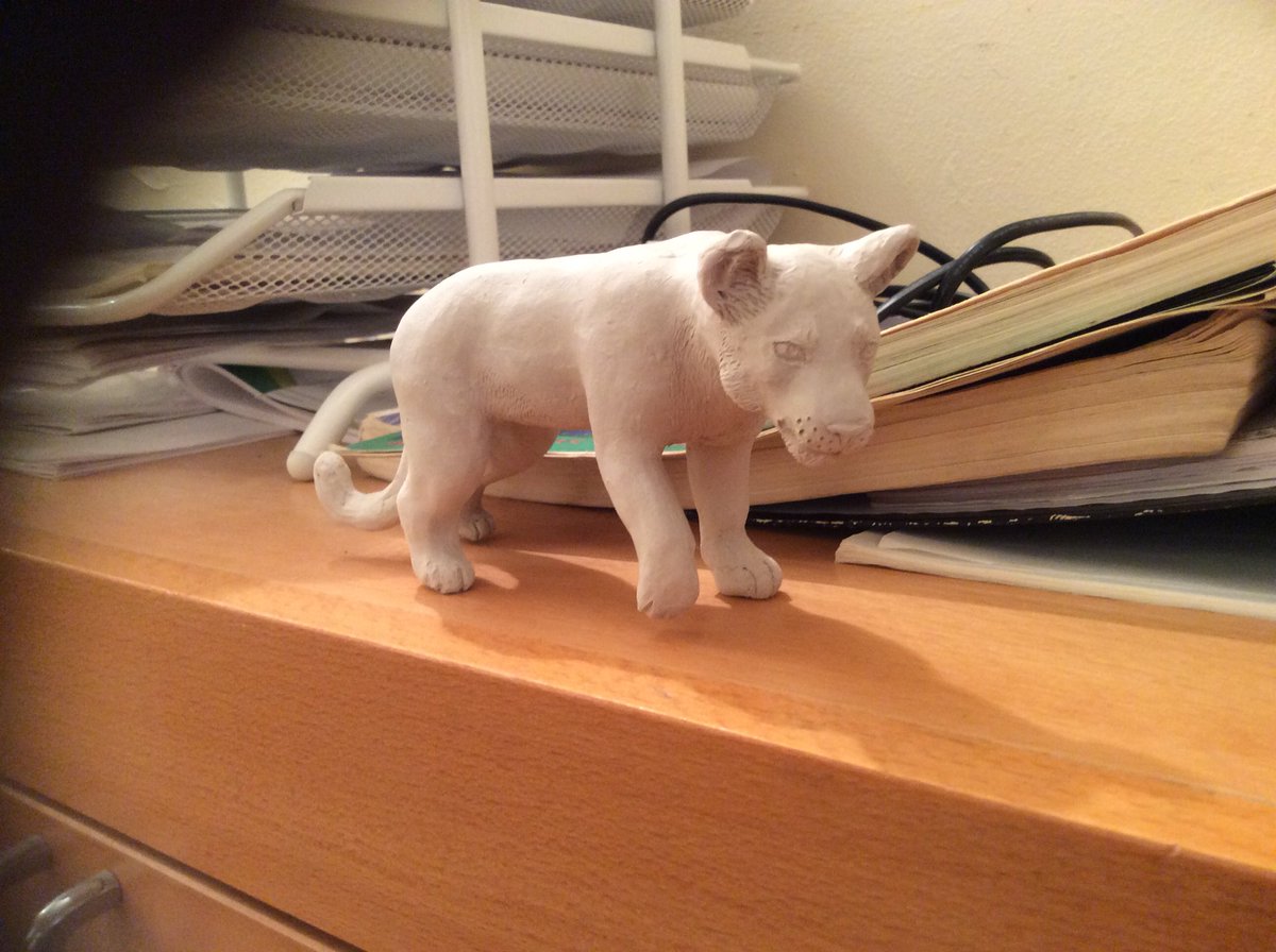JKitowksi's tweet photo. Last night, I made this guy. And one day he will be a leopard. But he hasn’t got any spots yet. #leopard #BIGCats #ceramics #ceramicsculpture #sculpture #AnimalArt #wildlifeart #wildcats #wildlifesculpture https://t.co/uZZ41S4qCz