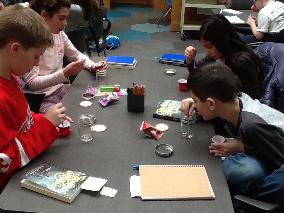 HuggerSpecials's tweet photo. Creating bioluminescent "fireflies" in a jar for our #BayouMagic book club. #MrsPosnerPicks #kidlit #AinA18 @jewell_p_rhodes - We can call our own fireflies!! https://t.co/yiCgJmwvYl