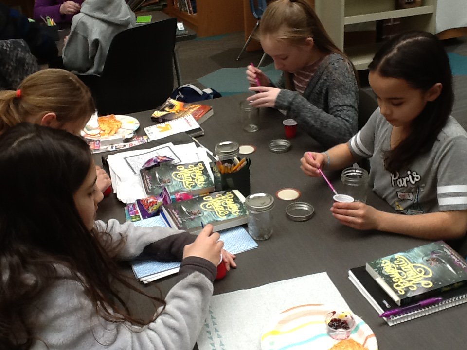 HuggerSpecials's tweet photo. Creating bioluminescent "fireflies" in a jar for our #BayouMagic book club. #MrsPosnerPicks #kidlit #AinA18 @jewell_p_rhodes - We can call our own fireflies!! https://t.co/yiCgJmwvYl