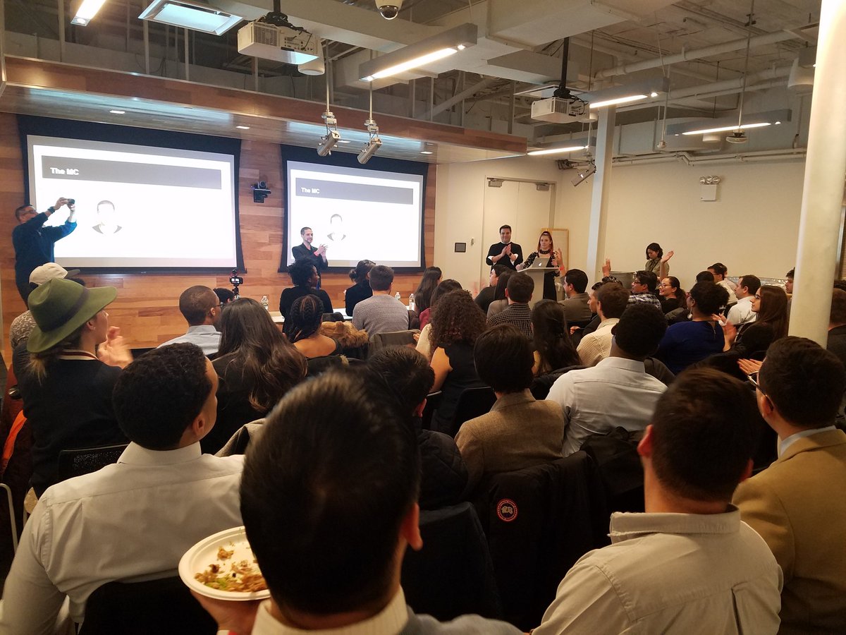 Latinx Tech Pitch Night in full-swing!! Our MC Sergio Marrera, energizing the crowd! 🙌😄