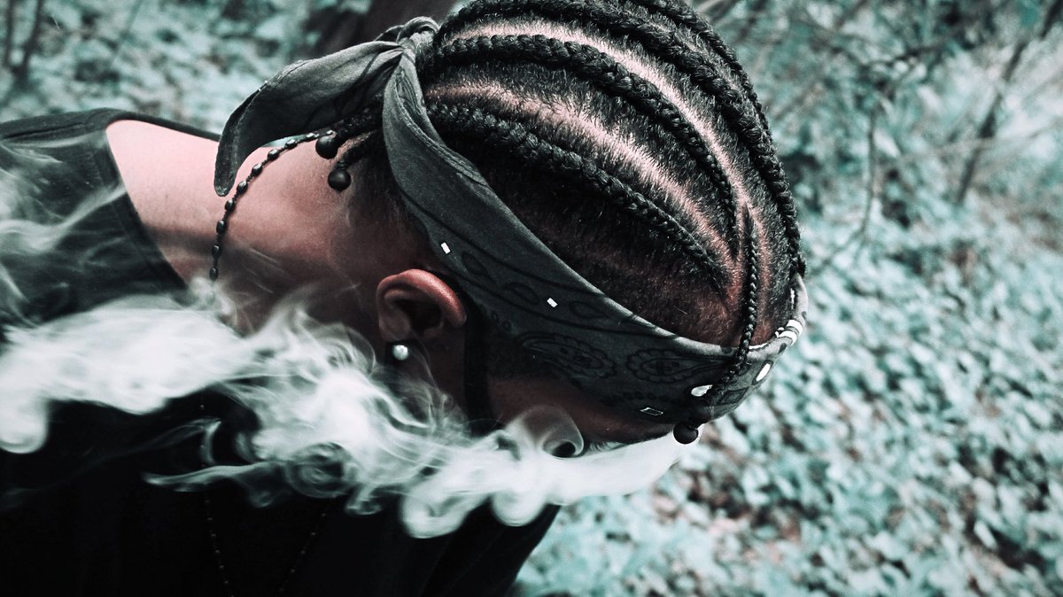SenubM's tweet photo. Photo Goddi π·
#RahTribe #TheRise #Austin #natural #photography #Photographylife #photoshoot #PhotoGod #model #epic #AnuGods #braids #hair #smoke #lit #Totem #NewWave https://t.co/3dBDlCnODH