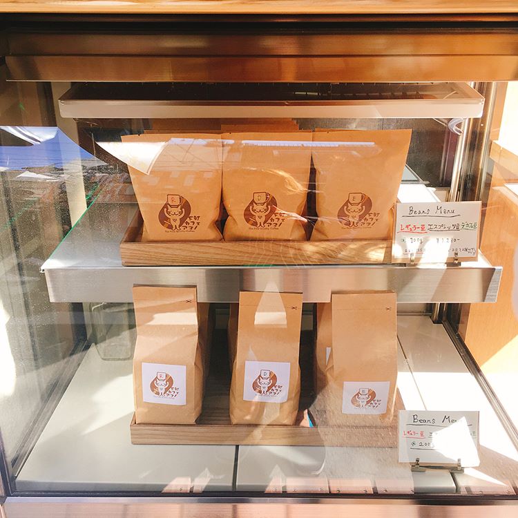 Twitter 上的 Visualspice 店舗デザイン Webサイトの制作事例upしました ゴリゴリの王道おしゃれカフェ というよりは地域密着型の愛される小さなカフェで ロゴデザインやファサード 内装デザインをお任せいただきました 完成までの詳しい経緯と画像は下記リンクから Twitter 上的 Visualspice 店舗デザイン Webサイトの制作事例upしました ゴリゴリの王道おしゃれカフェ というよりは地域密着型の愛される小さなカフェで ロゴデザインやファサード 内装デザインをお任せいただきました 完成までの詳しい経緯と画像は下記リンクから