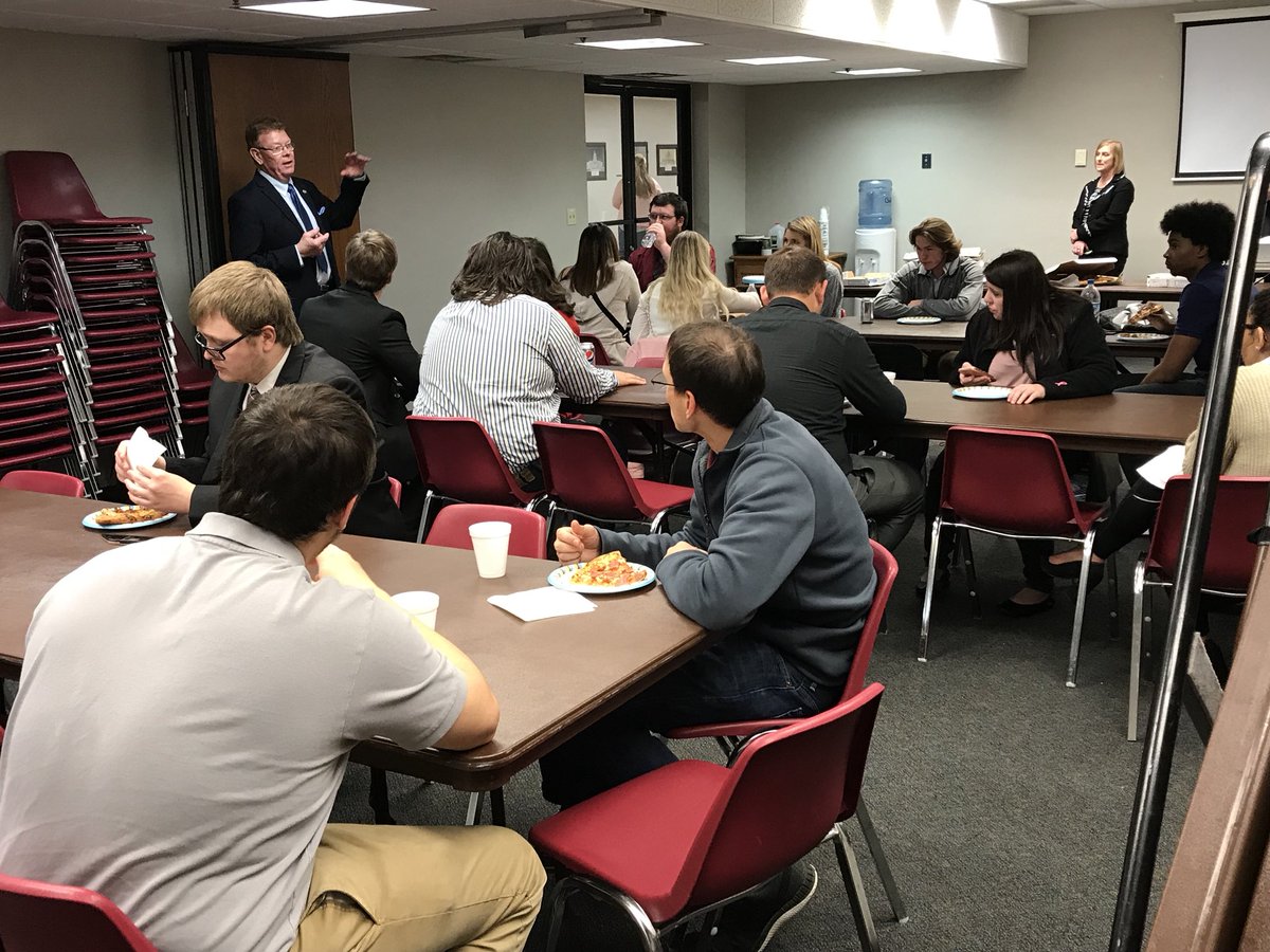 CraigRedmon's tweet photo. Today, a lot of great visitors came by my office. A class from Culver-Stockton College came down today to get a close up look at the political process, we had members of the Missouri Cattlemen's Association stop by, and we also had a visitor from the FCS Financial group stop by. https://t.co/Rr6U5BaDY9