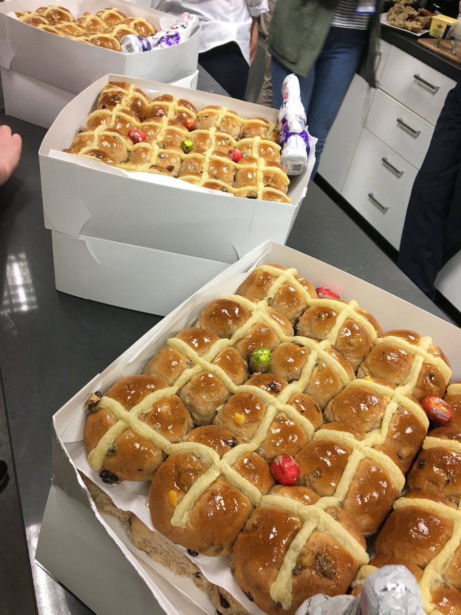 hutchy_25's tweet photo. It happened...... 😬😬😬 #RIPdiet
Easter morning tea at work.... https://t.co/QsNp4RuPUQ