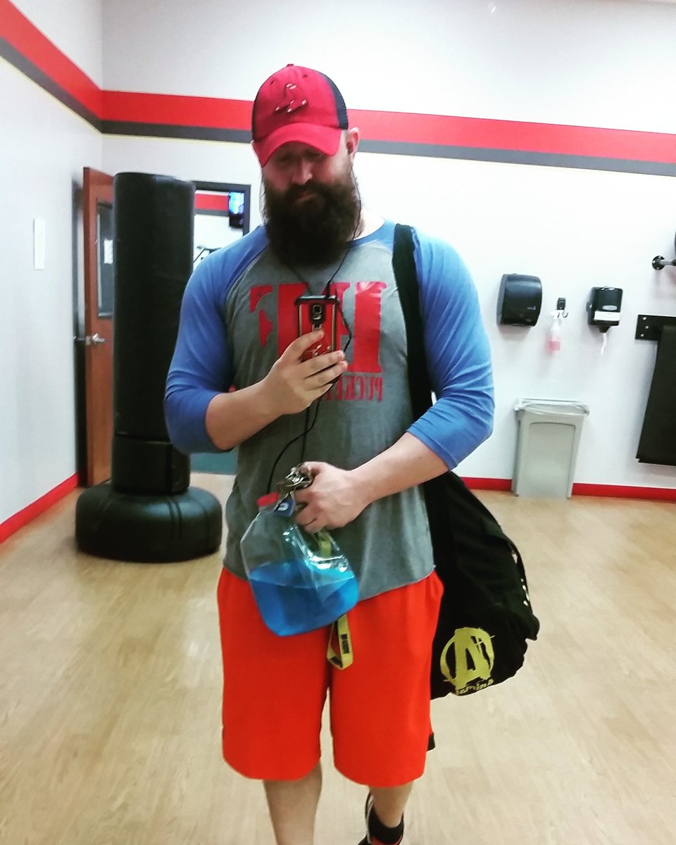 ThunderChickn's tweet photo. Starting to really fill in my xl baseball t #Fitness #bodybuilding #GetHuge #healthylifestyle #PutOnSize #PuckettFitness #AllDayYouMay https://t.co/x68yWs1tH5