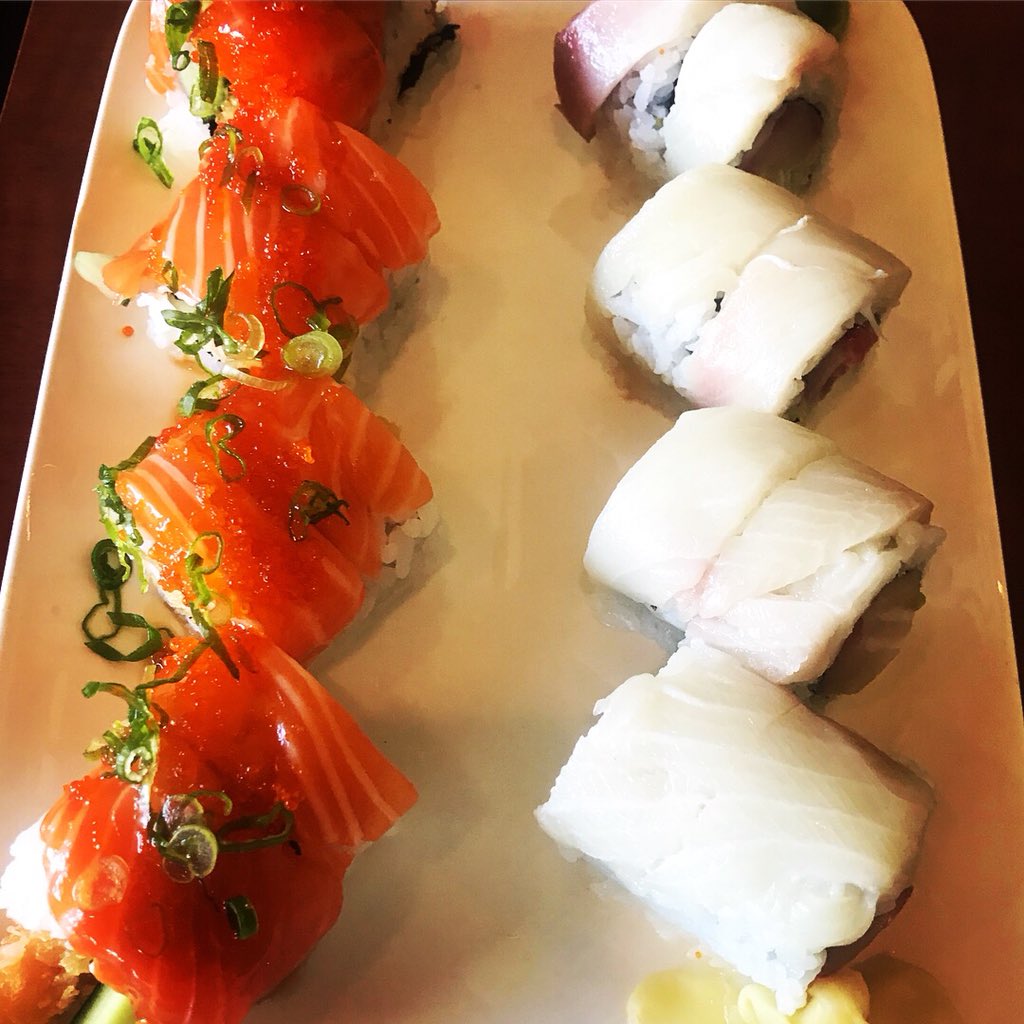 2BLiving1's tweet photo. Enjoying some local sushi today ๐ฃ #sushi #bayscallop #edamame #bmwroll #2bl #2bliving https://t.co/CR4ekw2N44