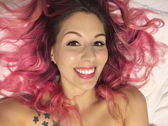 Watch Annalee Belle's leaked NSFW photo on TwXstars