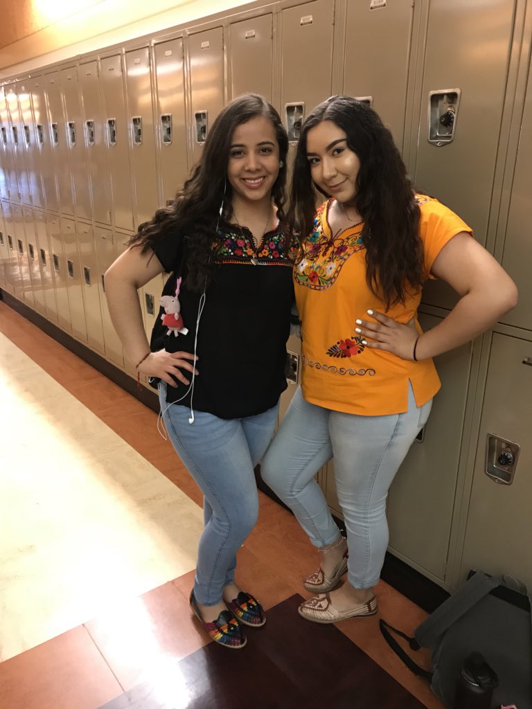 crystalarlyne's tweet image. para la cultura 🇲🇽
for the culture 🌹

#Multi2018