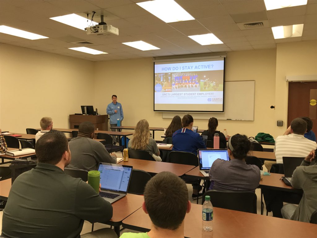 AlyssaBosley's tweet photo. A huge thank you to SRL alumnus Will Trent (@WTrent32) from @unccampusrec for guest speaking to #SRL610. He discussed his department’s marketing process, sponsorships, and did a focus group with the students about a new initiative.
#HartStrong https://t.co/Dty1ZDz8wB