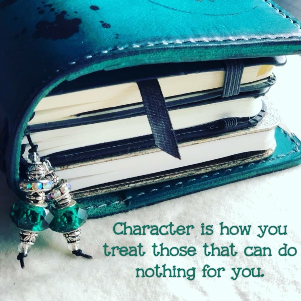 MELT_Creations's tweet image. ❤️
etsy.me/2HFKzqW  #meltcreationsUS #etsyshop #travelersnotebook #tncharms #plannercharms #BuJo #journalinglife #chicsparrow