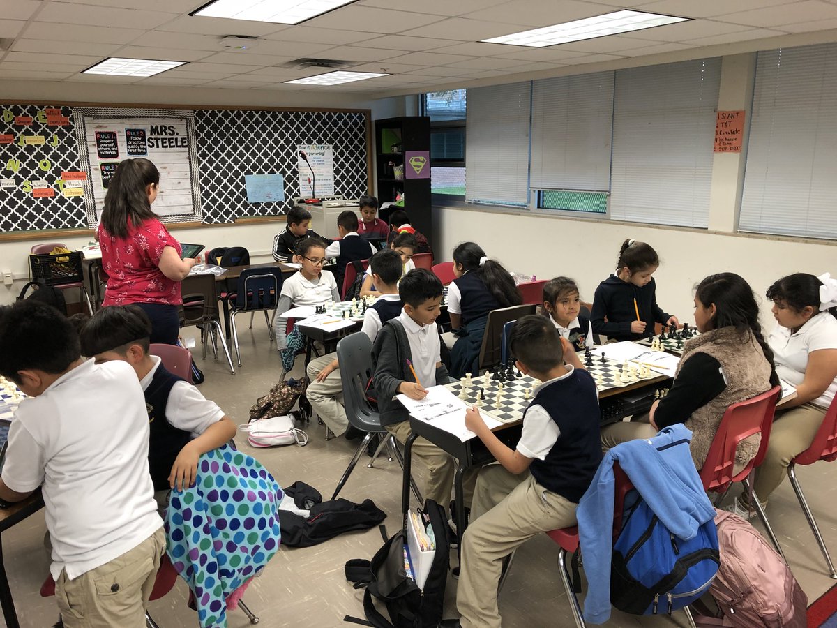 EdwardTitche's tweet photo. We had a great Family Night to learn more about STAAR, our goals, and to get tips from our teachers to accelerate in our quest for excellence. Our K-2 #TitcheTigers enjoyed the make-and-take of reading and math strategies. #DallasISD #ACEDISD 💚💛🐯💛💚 https://t.co/T0arb5wXJt