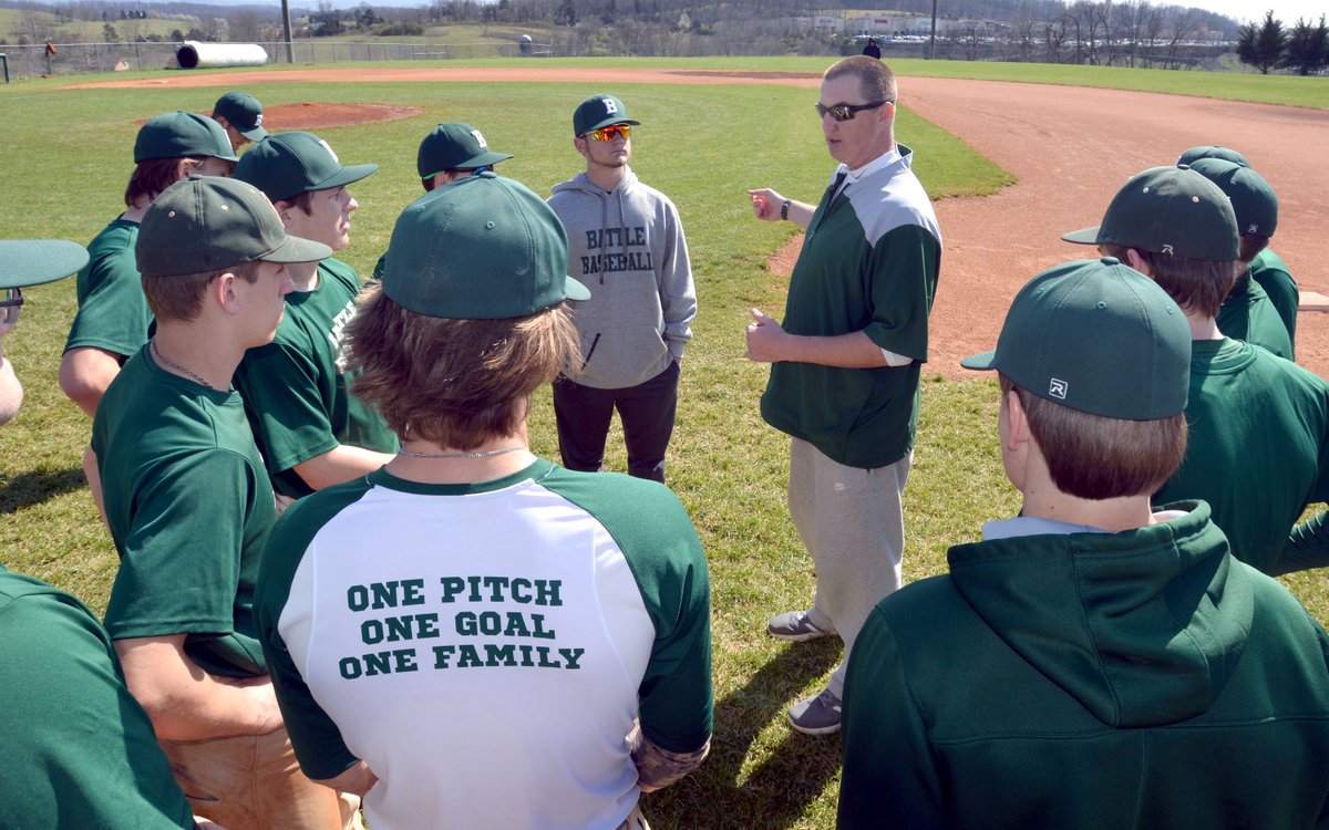 BHCSports's tweet photo. Ex-@Royals, @WhiteSox pitcher @GobbleJimmy, who makes his debut as a John Battle's head baseball coach on Thursday, has come full circle: https://t.co/MsLfcLUAvu https://t.co/Noo46TmmXE