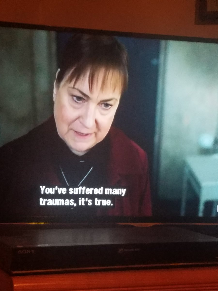 Cherryice1988's tweet photo. I'm posting this everywhere, is the psychiatric nurse Clifford Blossom? #Riverdale https://t.co/7DDbB4pQxr