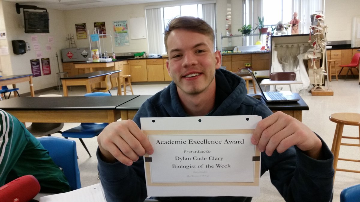 JcabildoL's tweet photo. Students who value the essence of education usually  succeed and achieve their goals.  Continue to work hard. Remember I'm always here to support  you all the way. #Science is life@BHSBULLDOGSBCPS. Students of the 3rd 9 weeks grading period https://t.co/IEa8wVl6D6