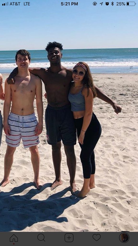 KelsieAmes's tweet photo. This is how loyal I want my mans to be https://t.co/DyCvObeuUd