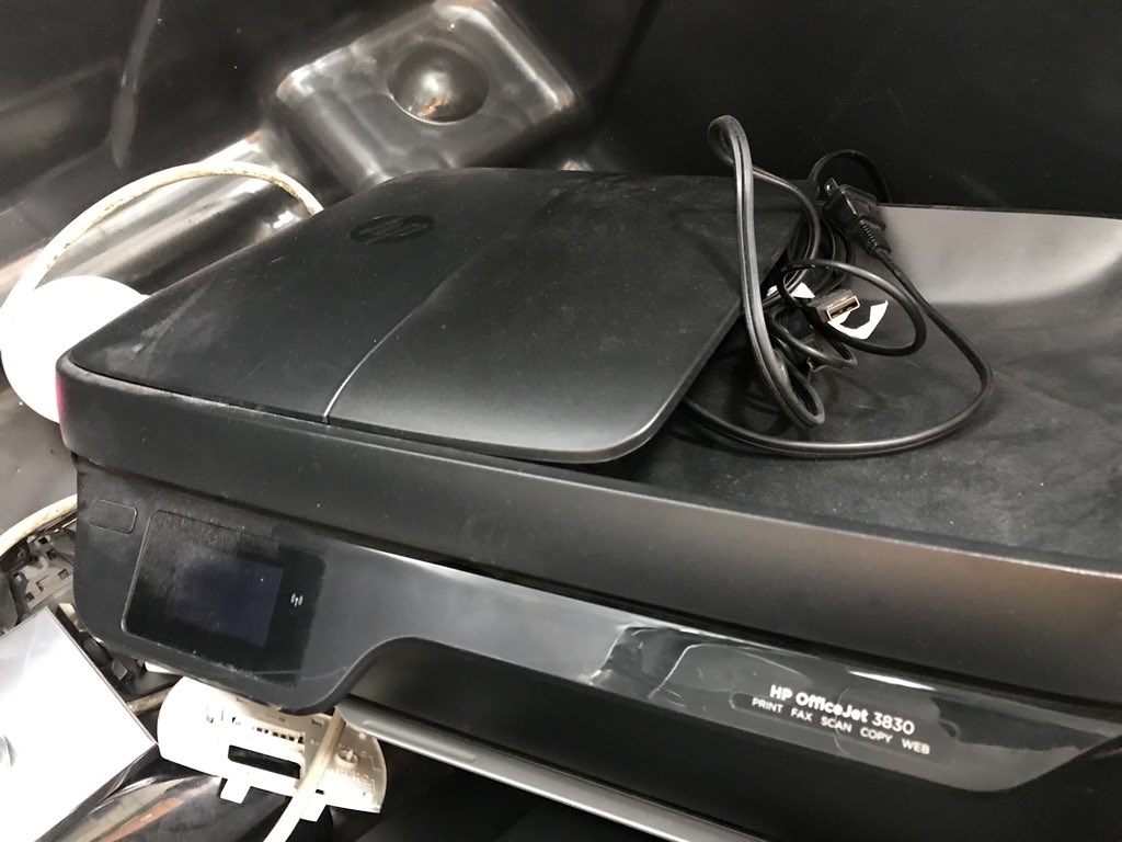 olgiebee's tweet photo. A friend of mine wasn’t sure how to properly recycle her broken printer. I took it off her hands and dropped it off at @AETGroup @TechWreckers #WasteWeek @WRSusti #friendshelpingfriends ☺️ #CarbonCleanseWR https://t.co/1k3Qow9Ru3