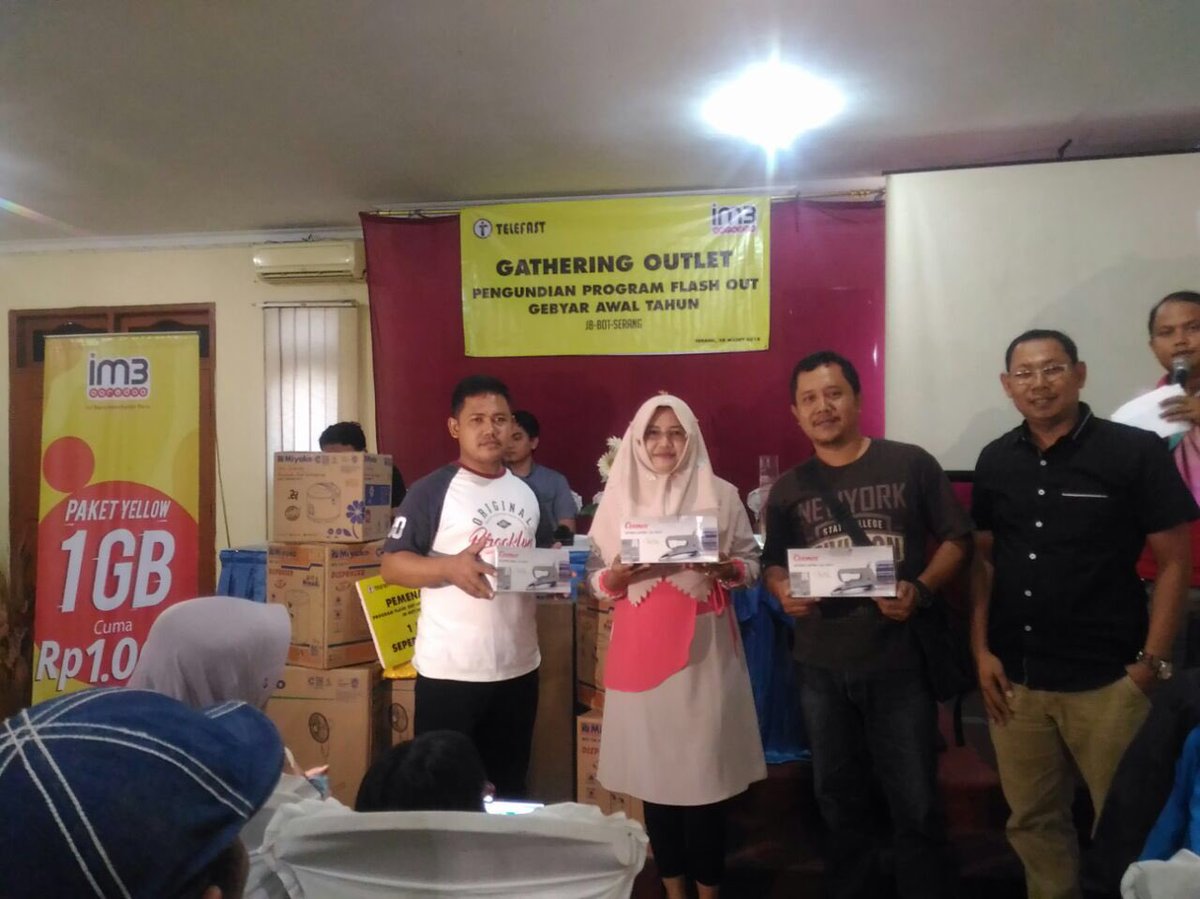 Telefast_id's tweet photo. Selamat Kepada para mitra outlet pemenang program gebyar awal tahun bersama PT. Telefast Indonesia Cluster Serang. Maju terus bersama Telefast Indonesia https://t.co/357KoKUMTG
