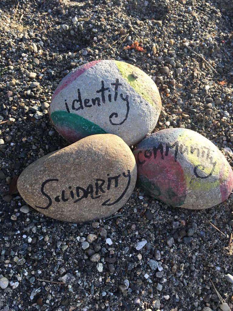 RLOlsson's tweet photo. Goodness I miss @EvergreenStCol. Art found on campus. I'm not sure you'd find art like this lying around at @WSUPullman. #nwsci2018 #idigdeep https://t.co/PcKrbzG2PJ