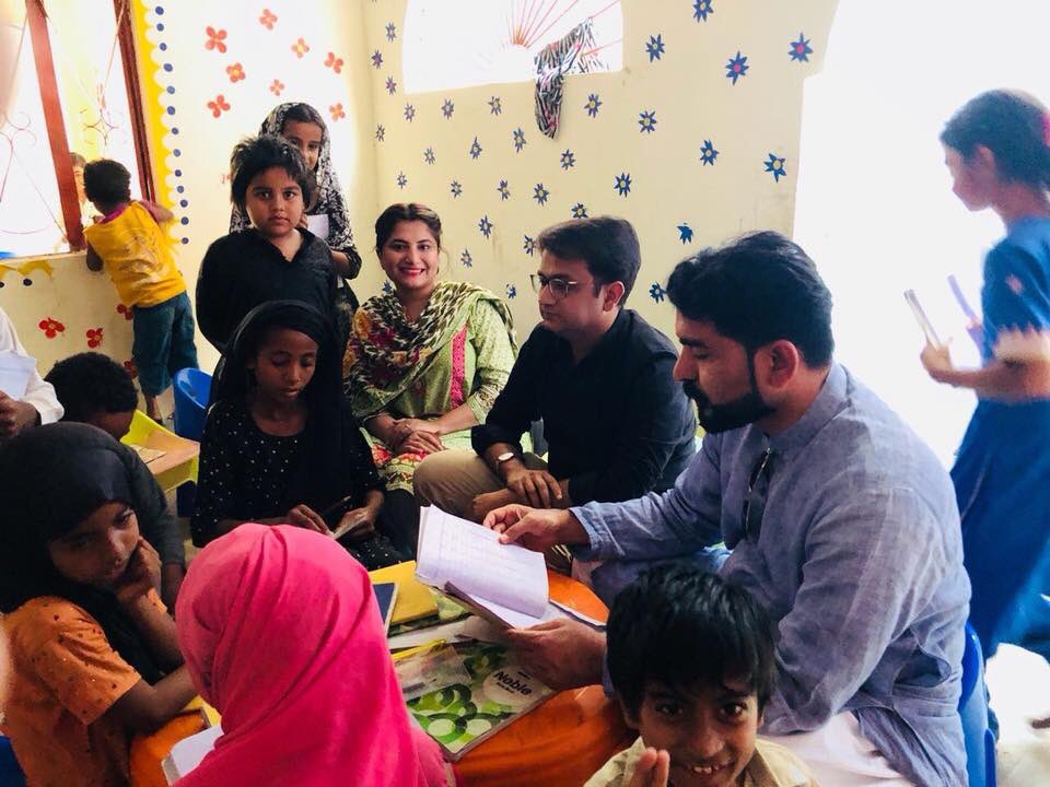 AyazBuriroPPP's tweet photo. Chairman @BBZFoundation Mr. @Fida_Wassan visited Street to Classroom School..A great step towards humanity by Youth Icon @Fida_Wassan ..May Allah give us strength &amp; courage to help others.. https://t.co/YKfjFPkXpN