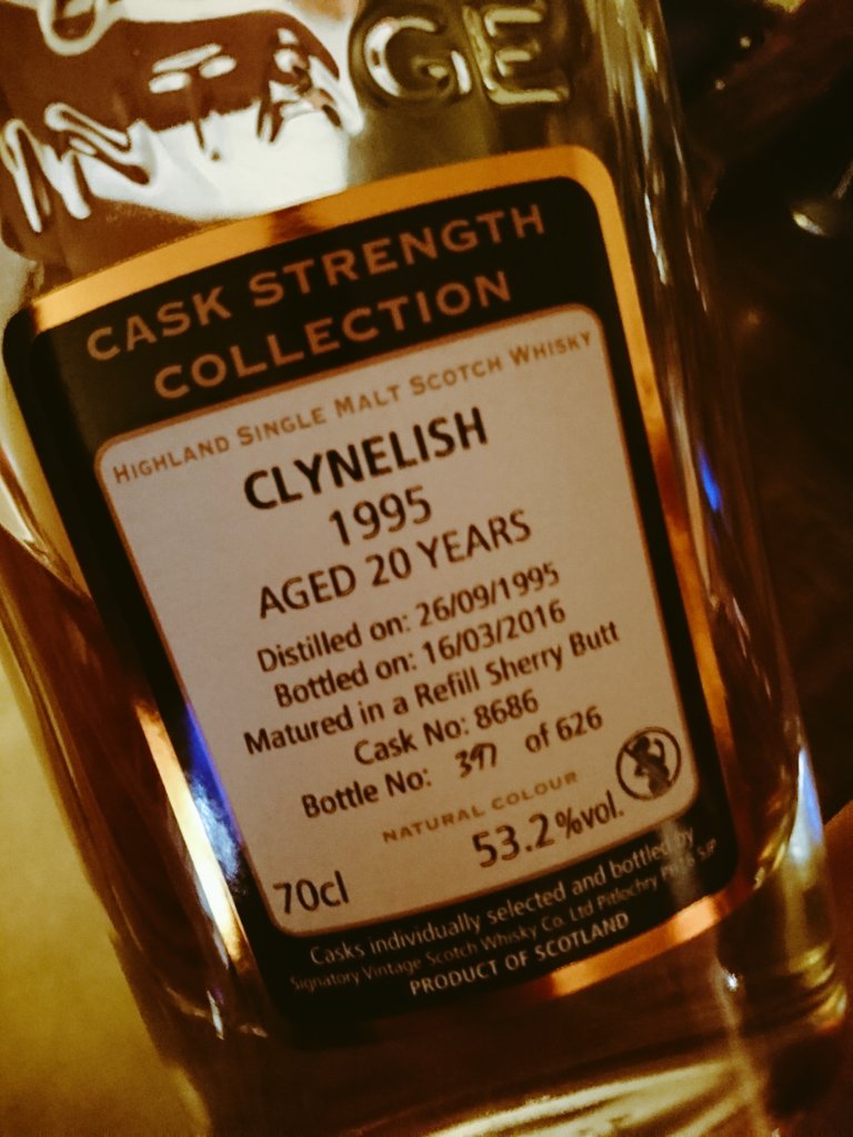 Jer 🇨🇦 (@boozedonkey) on Twitter photo A little #whiskywednesday action with some <a href="/SignatoryWhisky/">Signatory Whisky</a> 1992 22yr Glen Grant & a 1995 20yr Clynelish
#scotch #whisky #whiskyfabric #yyj A little #whiskywednesday action with some <a href="/SignatoryWhisky/">Signatory Whisky</a> 1992 22yr Glen Grant & a 1995 20yr Clynelish
#scotch #whisky #whiskyfabric #yyj