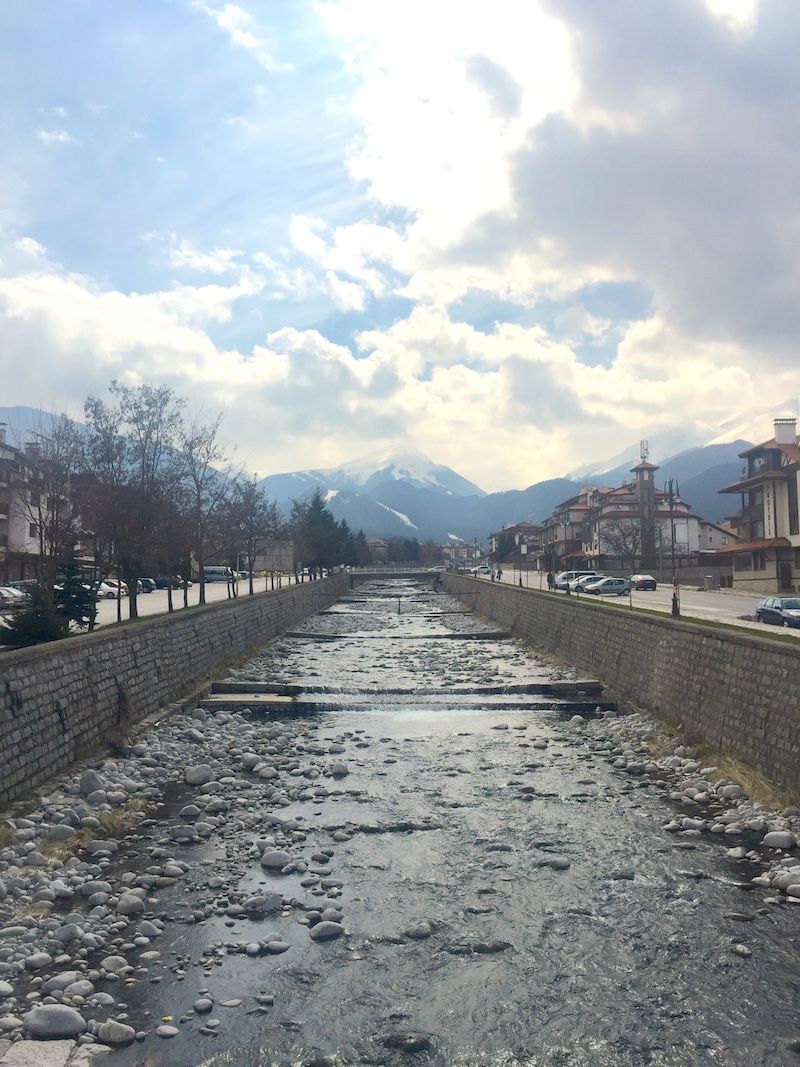 ralfw's tweet photo. Co-working with @zeitgewinn in Bansko, Bulgaria, at @CoworkingBansko. Very productive space, nicely located village, friendly people, low cost of living, fast internet, easy to get to (by car). A fabulous place for digital nomads! #dnxglobal https://t.co/gp62CUoHOJ