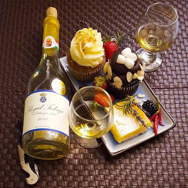 DoYouBonFun's tweet photo. Reposting @finewinepoet:
Sweet tooth tango on Halloween. Although my palate craves a timeless sweet and savory interplay, sweet on sweet on https://t.co/l1alO2DbSH