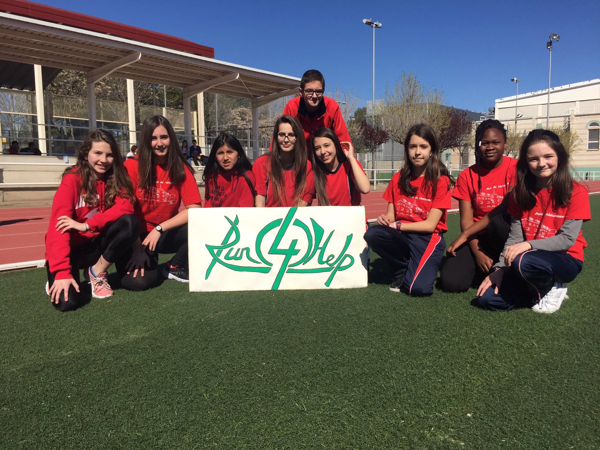 AgustinGerico's tweet photo. Despedimos el trimestre con la mayor de las sonrisas,colaborando en nuestro proyecto solidario #RunForHelp @cienciasag https://t.co/AadM8Bw1xl