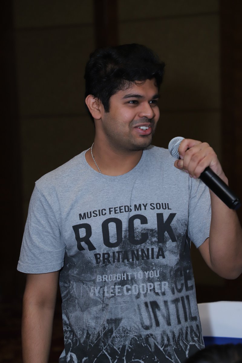 TheMRSI's tweet photo. It was a Delhi-ghtful #MRSI #ResearchAdda yesterday with the dynamic Kushank Poddar from Karna-Ai speaking on a Market Researcher’s Guide to AI/ML! Here are a few glimpses from the event! https://t.co/Lr8xx36A4m