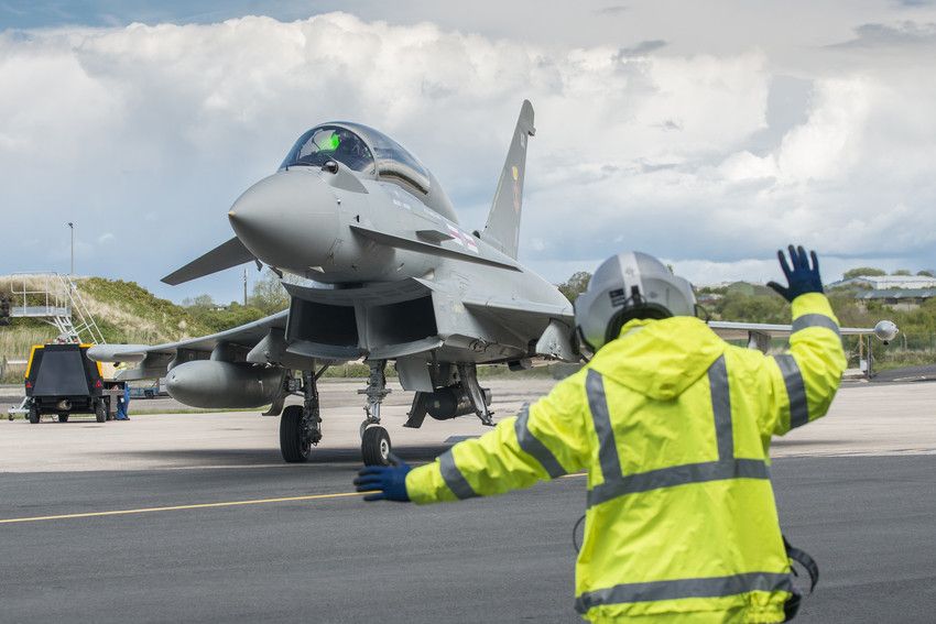BAES_Belgium's tweet photo. #Europees Britse voorstel investeert in de toekomst van #Belgische luchtvaart en defensie-industrie
#europeansolution
https://t.co/gWijqDI4cU https://t.co/PoMv6RWByp