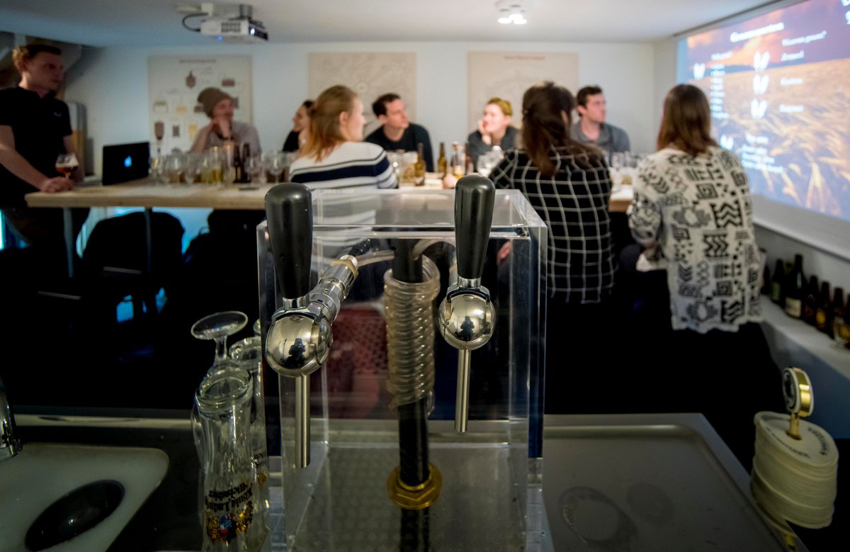 ThomasWijns's tweet photo. Wil je bier leren proeven als een professional, de biercultuur van een bepaald land ontdekken of als barman je tap en serveer technieken verbeteren? Bij de Bierbalie kan het allemaal. Kijk voor de verschillende bierworkshops op: https://t.co/XlHPL0MtzT https://t.co/e4XRNN9ilq