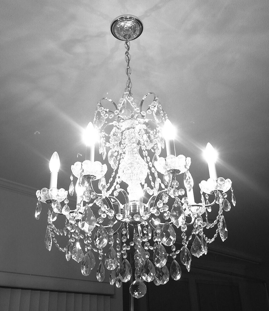June_Zircon's tweet photo. Do not try to control or change your thoughts. Try to recognize and accept what we do not control. What we can control is our awareness. It's better to be free than to be right. #CrystalClear #MyChandelier #SilverLover #ImperfectionIsBeauty
Everywhere I go, u come with me! 💎🕯 https://t.co/DqonB7QzUj
